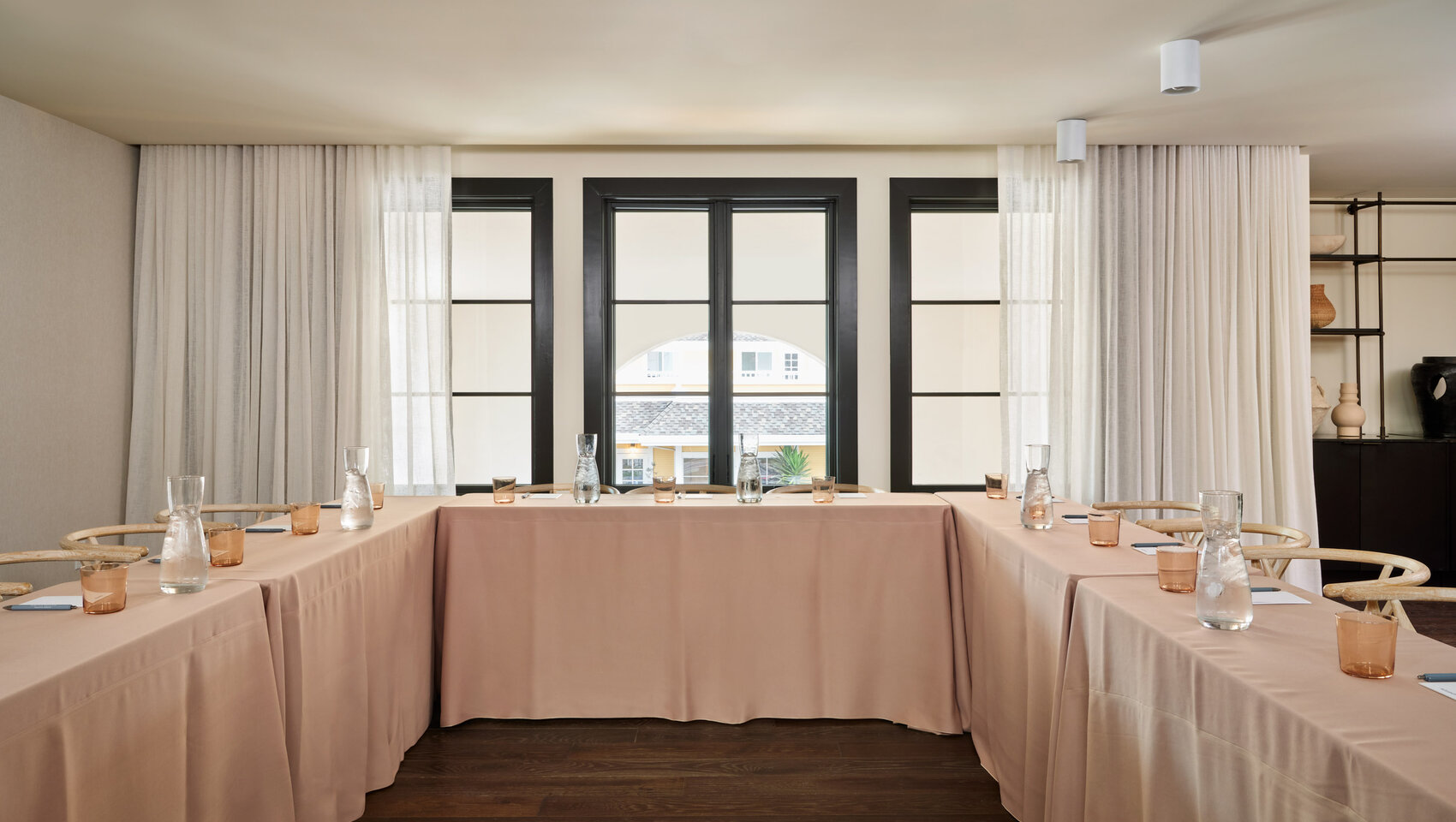 Mirador Monarch Hospitality Meeting Room